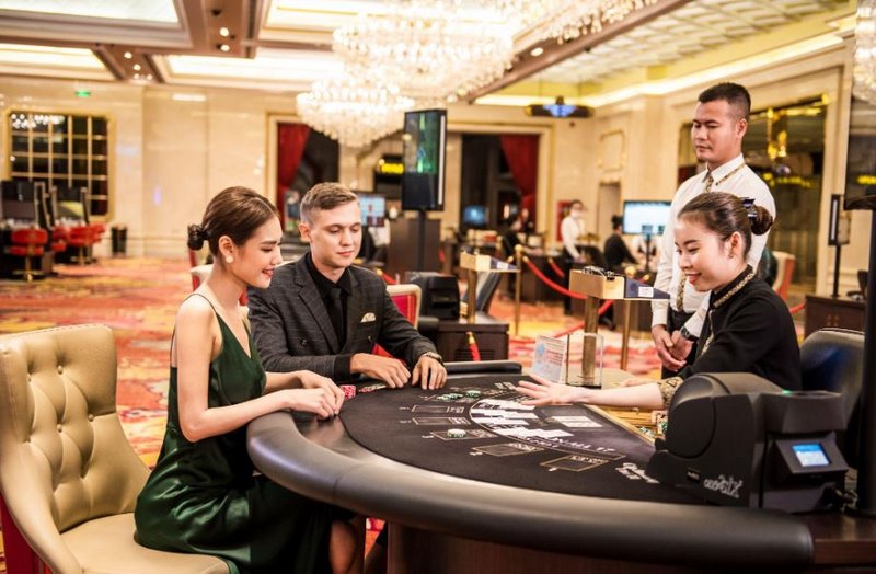 Vai trò của người chia bài trong Casino gọi là gì?