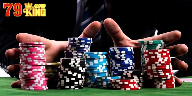 Luật All in Poker là hành động đặt cược toàn bộ chip vào ván cược